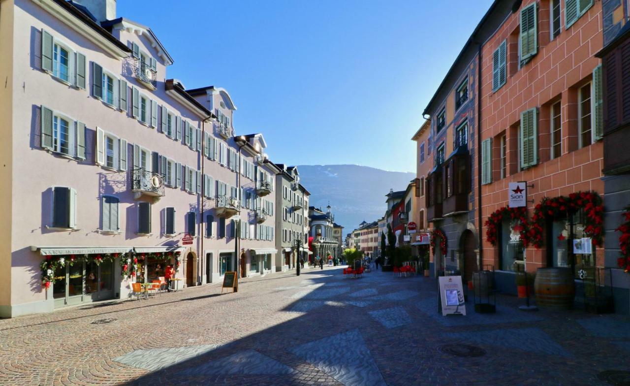 Charmant Appartement Au Coeur De Sion Luaran gambar