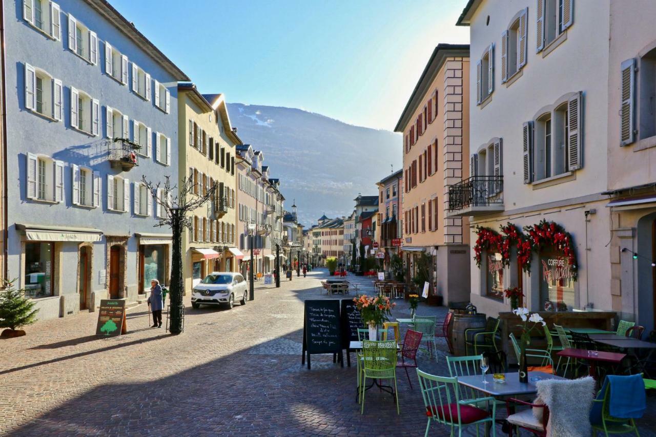 Charmant Appartement Au Coeur De Sion Luaran gambar